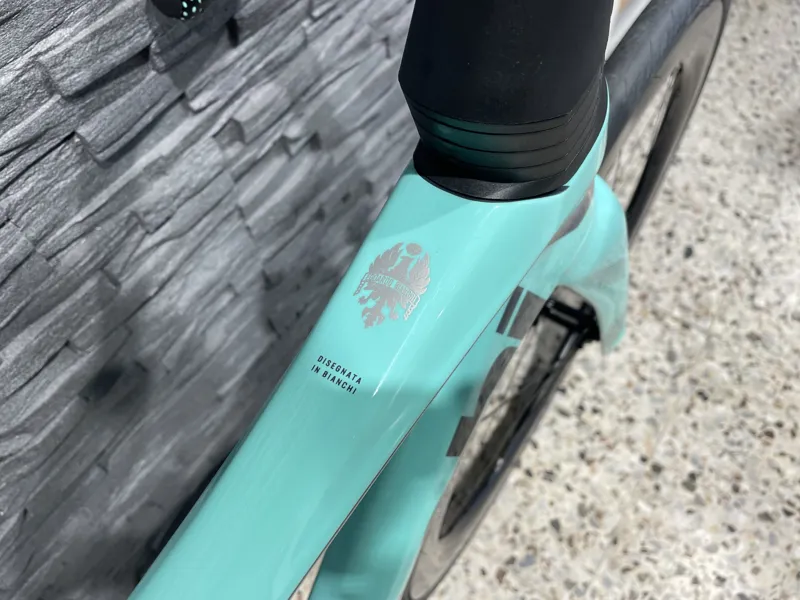 Bianchi Oltre Comp Ultegra Di2 12sp Matt Black Celeste-4